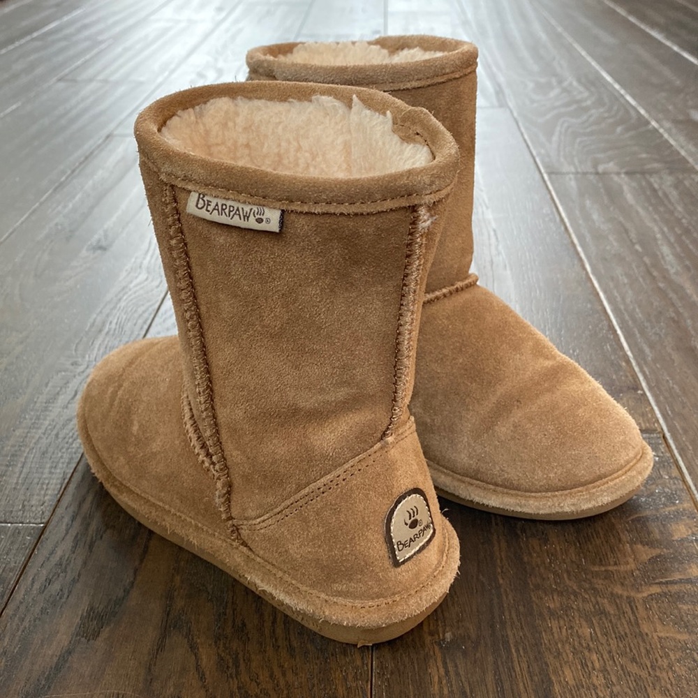 Girls Bear Paw Boots Size 2